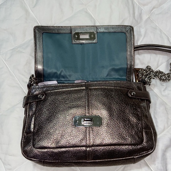 RARE EUC  Coach Metallic Chelsea Flap Crossbody 17808 bag - Picture 10 of 14